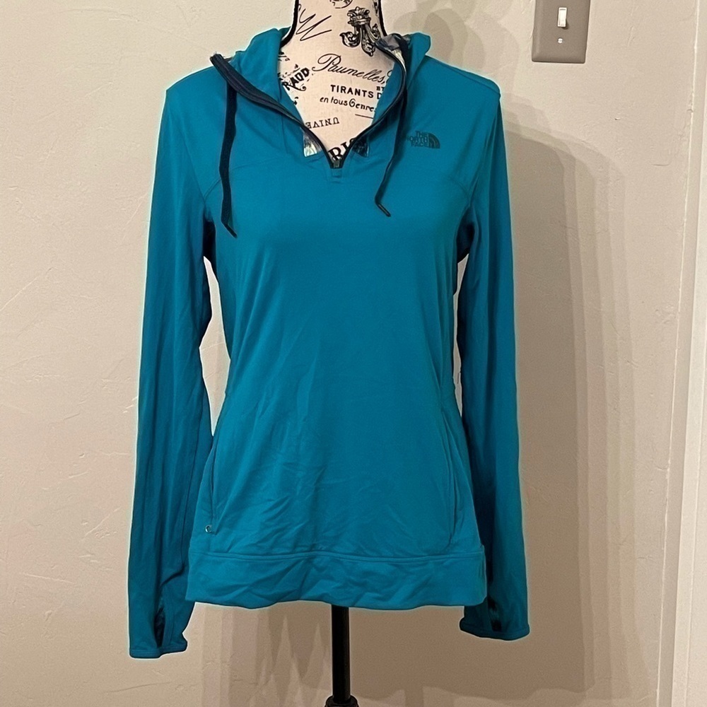 Practically new The Northface hoodie​​​​​​​​​​​​​​​